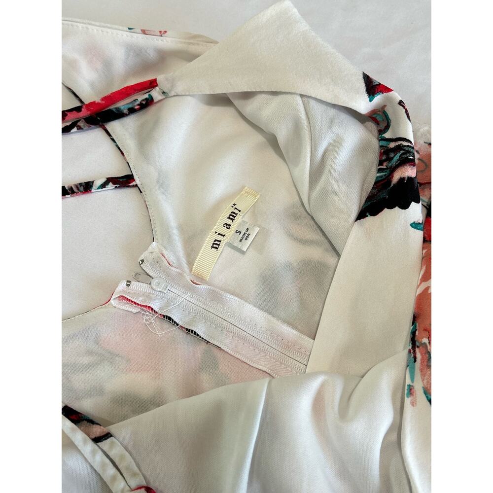 Franchesca's Miami Floral Spaghetti Cross Back Romper Train Maxi Dress SZ Small - Picture 12 of 14